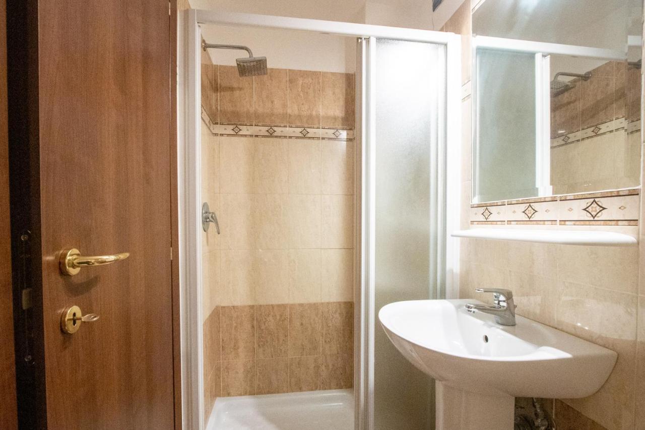 B&B Colorful Suite Yard Рим Экстерьер фото